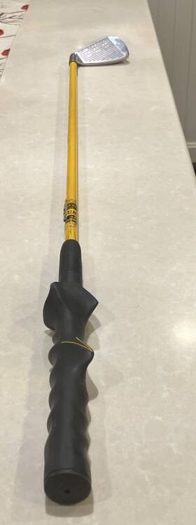 Momentus Golf 5.582.407 Swing Trainer Weighted Iron Great Shape 3ft Long