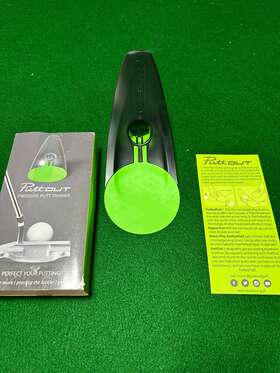 Puttout 015633671510 Pressure Putt Trainer - Perfect Your Putting New In Box Great Practice