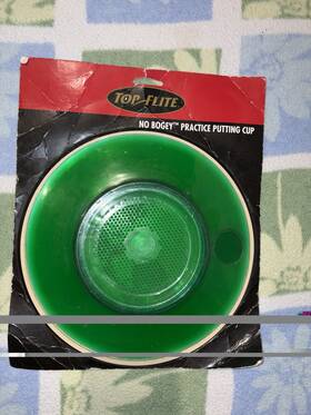 Top Flite 59014 No Bogey Practice Putting Cup Patented Design Soft Rubber Green