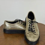 Dr Martens Gold Womens Spin Sneaker Lace Up Tennis Shoe Ladies Size 7. Fixed Price $79.96.