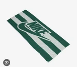 Nike Club Pool Towel Unisex Sports Training Tennis Gym Nwt HF9408-119 Grn. Fixed Price $60.00.